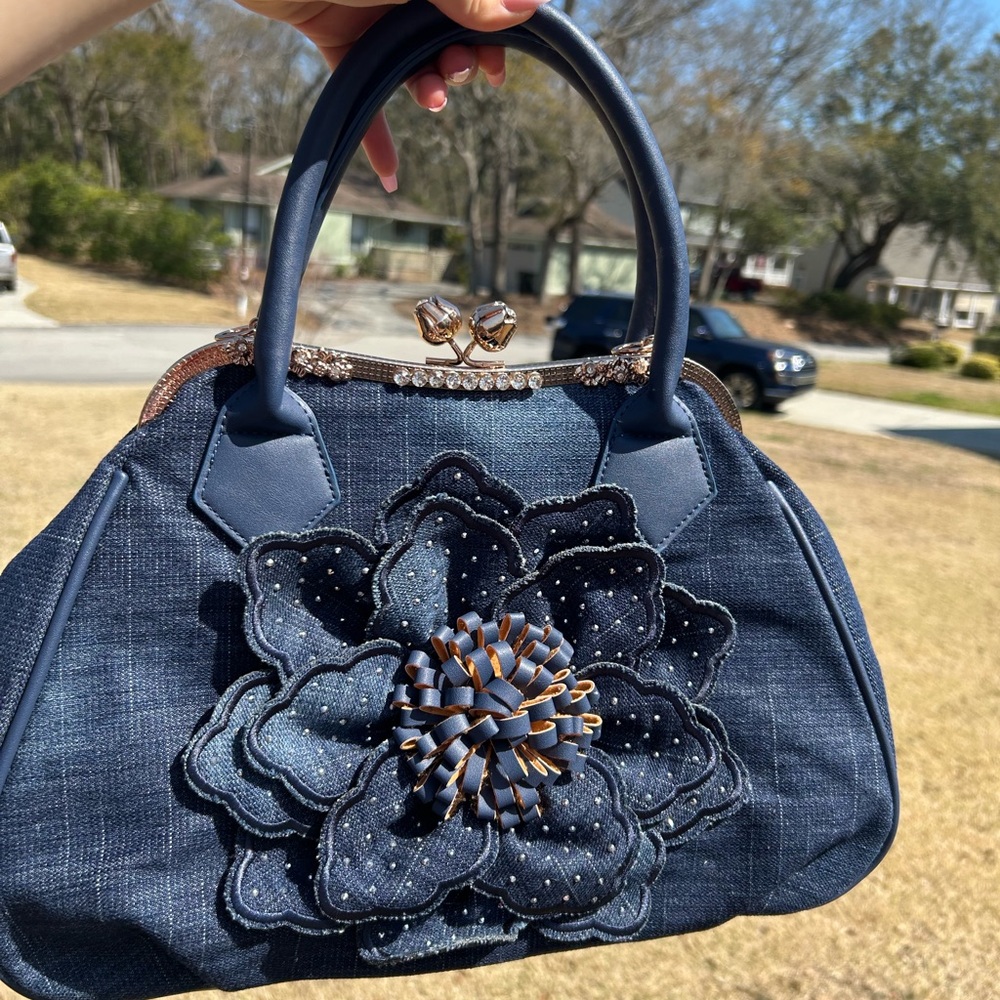 Elegant Navy Floral Handbag - Picture 7 of 13